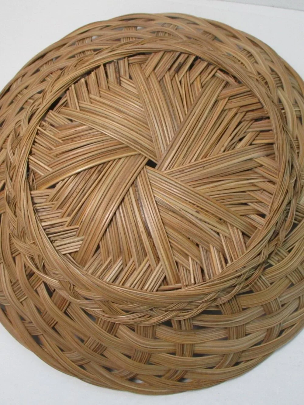 Scallop Weave Wicker Basket Round 13.5in Storage Wall Decor Rattan Woven Boho